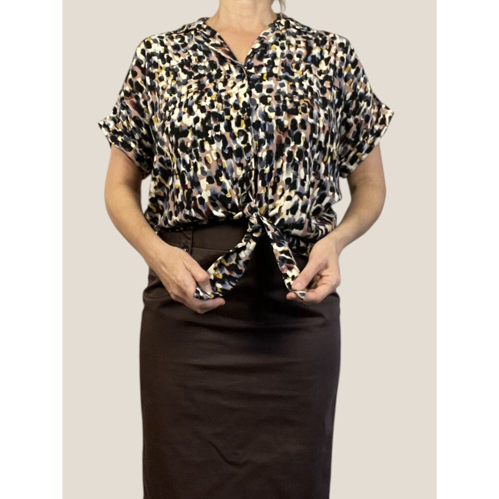 Beachlunchlounge Rae Tie Front Camp Shirt Abstract Animal Print Medium Rayon